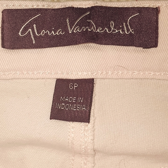Gloria Vanderbilt Bedazzled Pink Amanda Skimmer Crop Jeans-#1503 - Picture 3 of 13